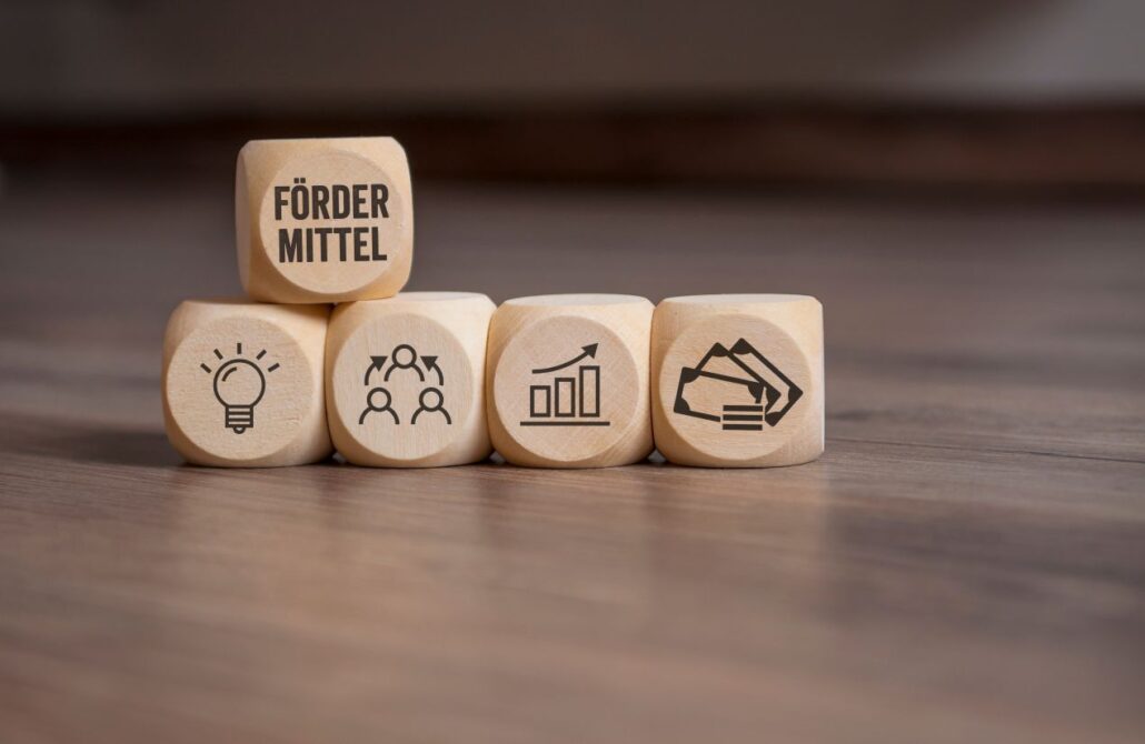 Symbolbild zu Fördermitteln im Maschinenbau – finanzielle Unterstützung für energieeffiziente Infrastruktur mit Multimode Kabel